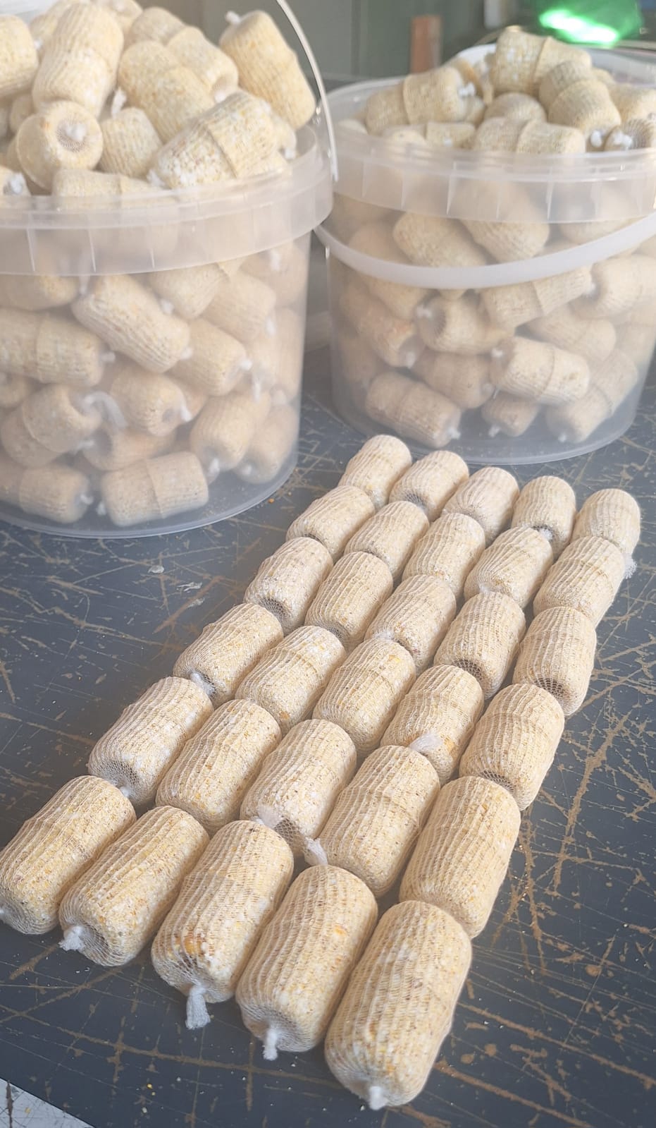 EZ Balls - Stick Mix Fluoro in PVA. 80 Bucket